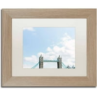 Zaštitni znak likovna umjetnost 'London Tower Bridge 2' platna umjetnost Ariane Moshayedi, bijela mat, okvir breze