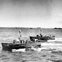 Drugi svjetski rat: Dan D, 1944. Dva rezača spasilačke flotile američke Obalne straže tijekom invazije na Normandiju u Francuskoj,