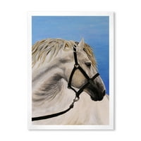 Designart 'Zabližavanje bijelog konja u brazdi' Farmhouse uokvireni umjetnički tisak